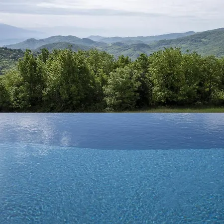 Sleeps 6 Pool Wifi * San Giovanni del Pantano